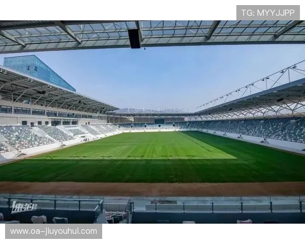 足球场中央位置设计与功能分析：打造现代化体育场馆的新思路