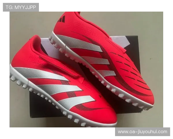 适合10到15岁女生的足球鞋推荐，轻便舒适助力提升球场表现